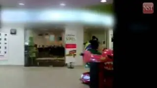 Parang-wielding man robs bank in Gelugor, Pulau Pinang