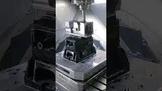 DMG MORI 5 axis - now that's fast interpolation!!
