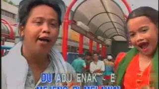Poppy Mandra - Mobil Antik