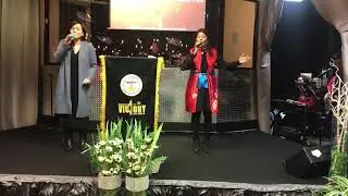 Nyanyi & Bersoraklah - Ps. Yvonne & Laura Lazarus