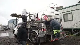 Domingo lluvioso y trabajando de bajo de la lluvia💦🥶