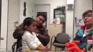 Marcos escucha por primera vez- Implante Coclear