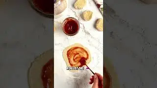 Hefeteig Herzen mit 🍓 Marmelade 💖