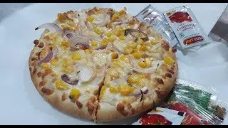 Yours Pizza - Mangal Bazar (Laxmi Nagar) |Better Than Dominoes? | Indian Street Food | FoodAniya