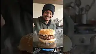 Capsule Se Burger?! 🤯 Ye Dekh Ke Dimag Hil Jayega #BurgerCapsule#BurgerExperiment#FoodShorts#Viral😱