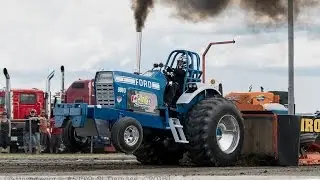 Pro Farm @ St-Damase 2016 Tractor Pulling by ASTTQ