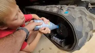 Adventures with Alex - E23- Kubota U27 50 hour service - Drive Motor Oil Change