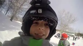 La premi&egrave;re descente en planche &agrave; neige...