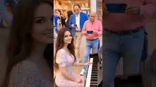 Talented Pianist Performs Live At Mall Rare Axl Rose And Slash Footage That Triggers Heavy Nostalgia