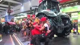 Avant-Premi&egrave;re SIMA 2015 : Valtra pr&eacute;sente un T4 