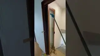 &iexcl;Making a jig to hold a door over stairwell while you hang it is very helpful!#installation #doors