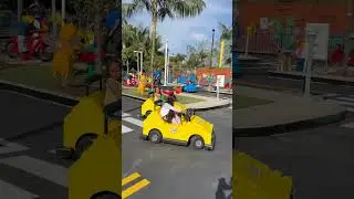 At LEGOLAND, the traffic start jumpin' 🚗