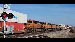😎💪 (High-Def!) HUGE 12,000' BNSF Double-Stack Train (2+4) 💪🎯