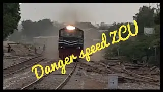Tezgam  Express up Full speed Cross Drigh Road Station 2020