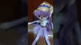 la charla del final se ve azul pero es morada