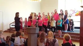 Vindens farver fra Pocahontas med Mørkhøj Kirkes Børnekor