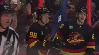 Andrei Kuzmenko's tip in goal vs Lightning (18 jan 2023)