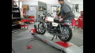 1975 RD250