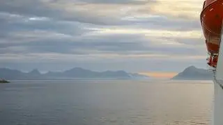 Timelapse southbound Hurtigruten MS Nordkapp - In the port of Molde 24.07.2017 4K