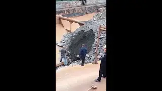 &rdquo;Challenges in Unloading Big Phosphate Rock Blocks!&rdquo;