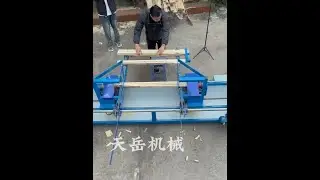 Automatic dual-end square saw for wood panel processing