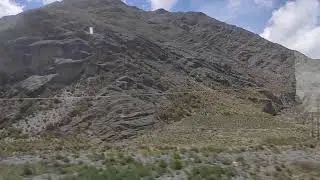 Passeando pelas cordilheiras dos Andes, na Bolivia 2022.                 Natureza imponente.