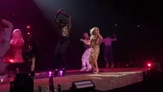 New York City / Raining Glitter / On a Night Like This - Golden Tour Kylie Minogue