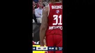Shabazz Napier finishes through contact