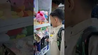 main mesin capit boneka warung 🥳🤪 #shorts #fyp #capit #shortsyoutube #mesincapitbonekakampung