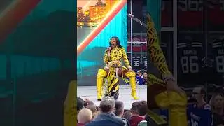 Naomi rolls up to SummerSlam Kickoff on a Scooter 🛵