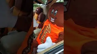 Reese's cup man enjoying a day with his kids if you like subscribe#shorts #reeses #Hershey