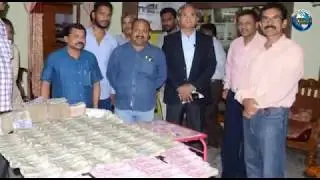 ACB Raids on Keshampet Tahsildar's House Seized Rs 93.5 Lakh Cash & 400 grams Gold  | Overseas News