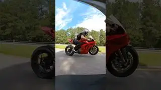 2023 Ducati Panigale V4s vs 2022 Suzuki GSX-R1000R