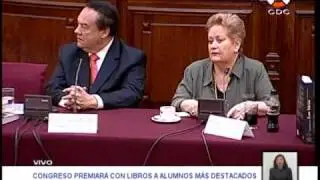 Martha Hildebrandt -6-  Congreso premia con libros a mejores alumnos
