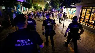 Primera noche sin estado de alarma en Granada junto a la Policía Local