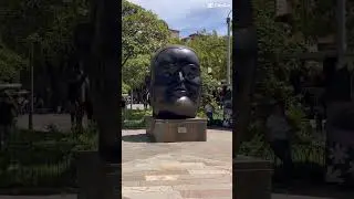📸 Explore the Vibrant Art Scene of Medell&iacute;n at Plaza Botero! 🇨🇴
