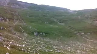 In drum spre varfu omu