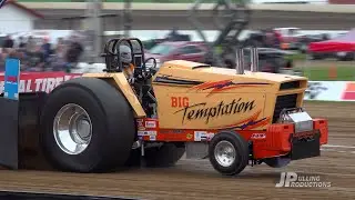 Tractor Pulling 2022: Light Super Stock Tractors pulling at the 300 Raceway in Farley, IA - Saturday
