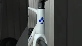 Nuova bici Colnago v5rs Colorazione VRWB 2025