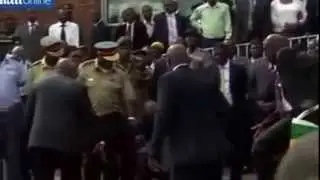 90 Year Old President Mugabe Falls Down A Set Of Stairs 4