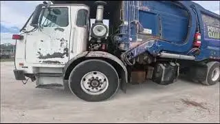 AUTOCAR XPEDITOR TRI-AXLE HEIL FRONT LOADER GARBAG For Sale