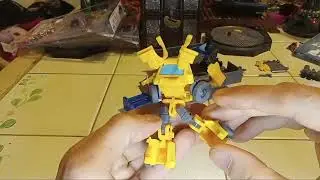 Optimus Prime & Bumblebee | Transformers Legacy Evolution