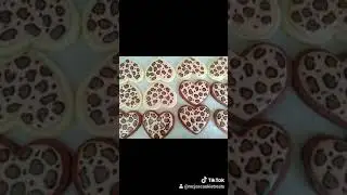 Leopard heart Cookies