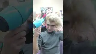 Миланчик красит Брови