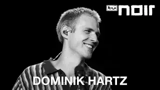Dominik Hartz &ndash; dede don don dede don dede don (live im TV Noir Hauptquartier)