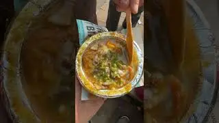 ₹20 DELHI STREET FOOD | CRISPY KACHORI WITH ALOO SABZI, MASALA & CHUTNEY | ROAD SIDE FOOD REVIEW