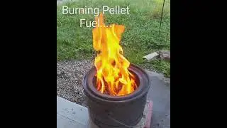 Amicus Jr Smokeless Fire Pit burning Pellet Fuel.   Burns wood, pellet fuel and charcoal.  🔥🔥🔥