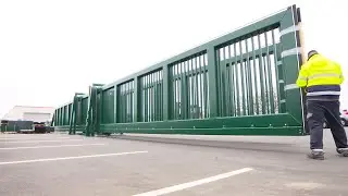 Ein Schiebetor geht auf Reisen