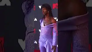il nas x knows how to make an entrance. #vmas2021 #vmas #lilnasx #redcarpet #shorts