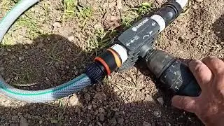 Pomper l'eau d'un puit avec une pompe entraînée par une perceuse
